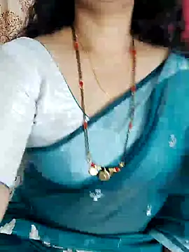 Snapshot of Indian_desi_wife chatting on December 28, 2024, 2:54 am Indian desi wife online show from December 28, 2024, 2:54 am