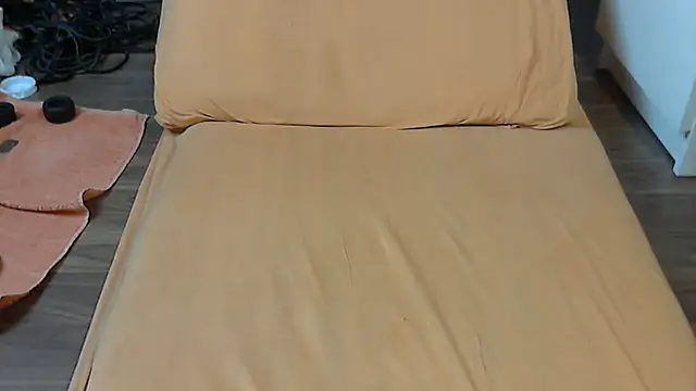 Snapshot of rockthebody chatting on November 3, 2025, 1:29 am rockthebody online show from November 3, 2025, 1:29 am