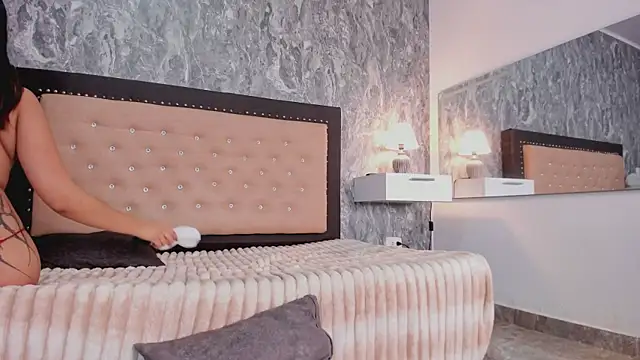 Lia sarahi online show from November 17, 2025, 11:38 am