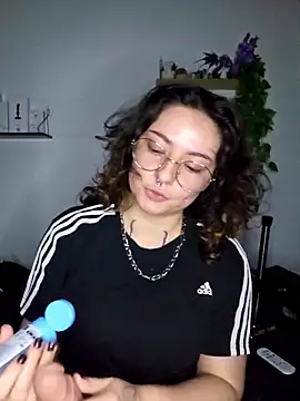 Snapshot of Moxxxie chatting on September 29, 2025, 5:34 am Moxxxie online show from September 29, 2025, 5:34 am