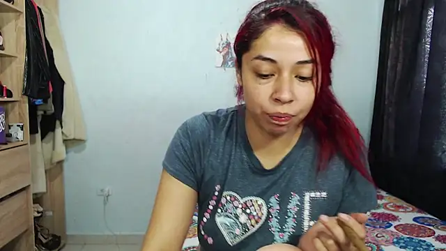 Snapshot of Alexxx_andr4 chatting on March 22, 2025, 3:31 pm Alexxx andr4 online show from March 22, 2025, 3:31 pm