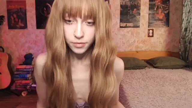 Friendly Ellie online show from November 16, 2025, 12:16 am