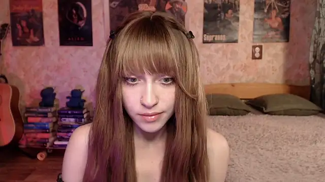 Friendly Ellie online show from June 4, 2026, 11:22 pm