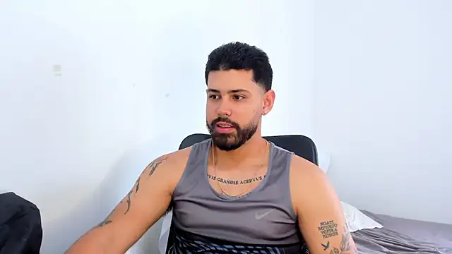 Justyn Torres online show from October 29, 2025, 1:46 pm