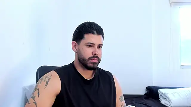 Justyn Torres online show from November 25, 2025, 11:54 am