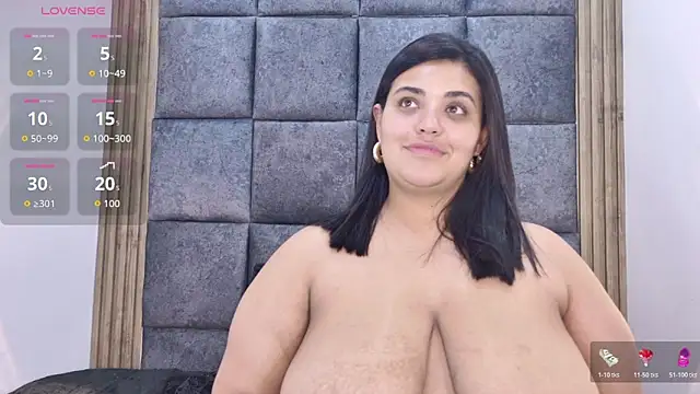 Snapshot of AmandaRousel chatting on November 18, 2025, 8:02 pm AmandaRousel online show from November 18, 2025, 8:02 pm