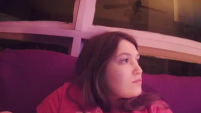 Snapshot of Angelk43 chatting on February 18, 2026, 7:04 am Angelk43 online show from February 18, 2026, 7:04 am