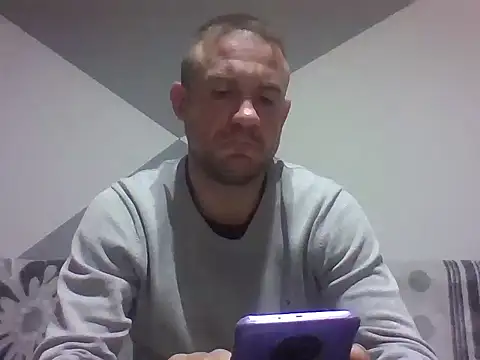 aroj95 online show from April 2, 2026, 7:11 pm