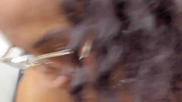 Snapshot of EmmaFerrary chatting on February 3, 2026, 5:40 pm EmmaFerrary online show from February 3, 2026, 5:40 pm