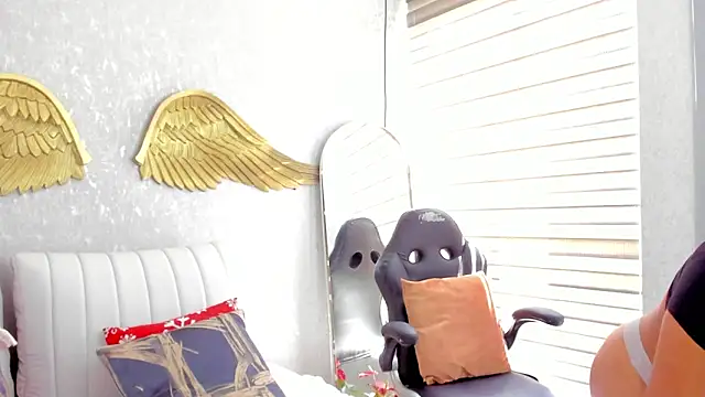 EmmaFerrary online show from March 13, 2026, 6:14 pm