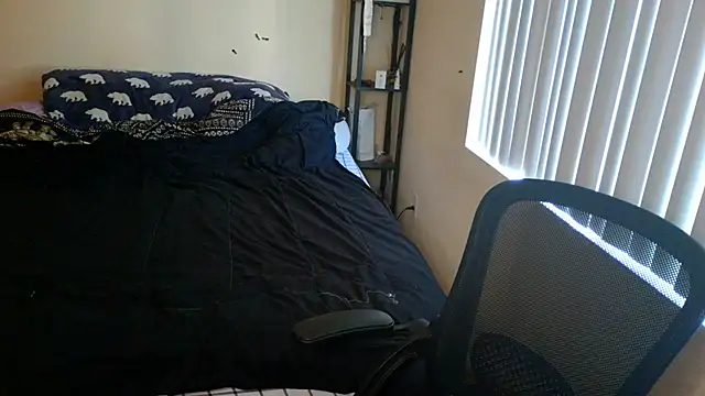 alexiajames99 online show from May 27, 2026, 11:13 pm