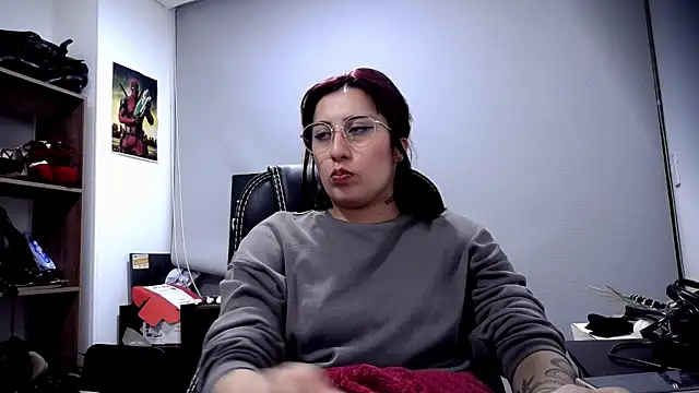 Snapshot of Scarlett_Sen chatting on April 28, 2026, 2:44 pm Scarlett Sen online show from April 28, 2026, 2:44 pm