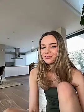 Snapshot of HopeHeaven chatting on February 15, 2025, 4:01 pm HopeHeaven online show from February 15, 2025, 4:01 pm