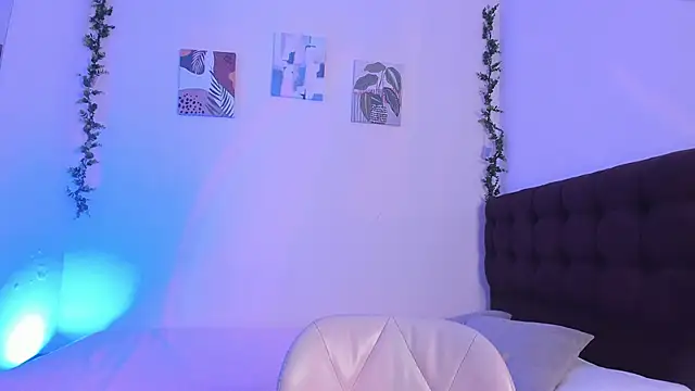 Snapshot of Athompzon chatting on October 23, 2025, 7:23 pm Athompzon online show from October 23, 2025, 7:23 pm