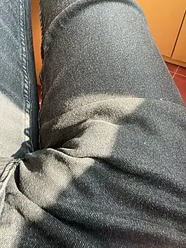 MAHKE12 online show from November 6, 2025, 10:05 am