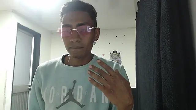 stifen  online show from January 30, 2025, 7:04 pm