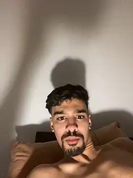 Snapshot of Hermanooooooo chatting on December 16, 2024, 12:59 am Hermanooooooo online show from December 16, 2024, 12:59 am