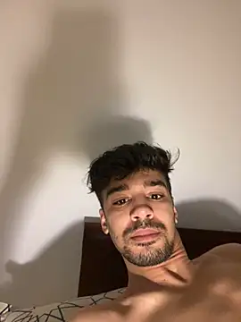 Snapshot of Hermanooooooo chatting on February 4, 2025, 3:11 am Hermanooooooo online show from February 4, 2025, 3:11 am