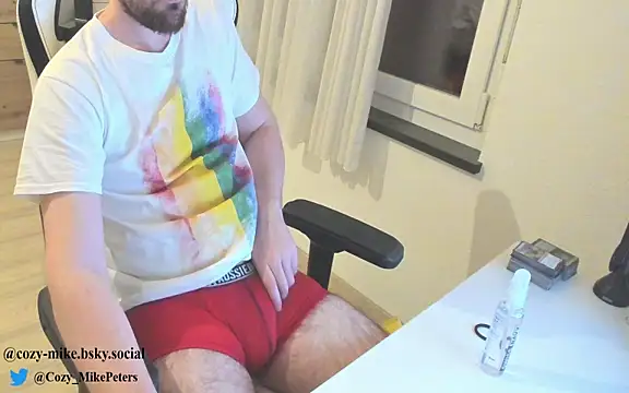 cozy-mike online show from June 6, 2026, 11:20 pm