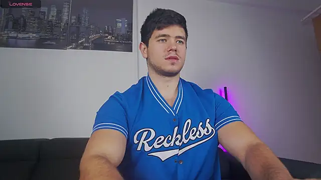 Arilas  online show from December 2, 2025, 7:03 am