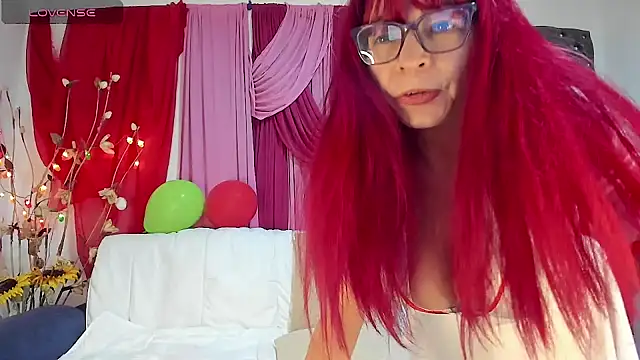 Snapshot of kimberlybirdx chatting on December 20, 2025, 2:35 pm kimberlybirdx online show from December 20, 2025, 2:35 pm