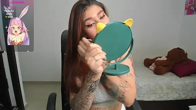 evelyx69x online show from March 6, 2025, 9:20 pm