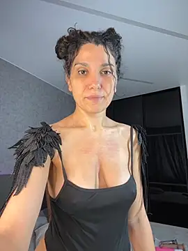  CurlySue  online show from September 30, 2025, 10:31 am