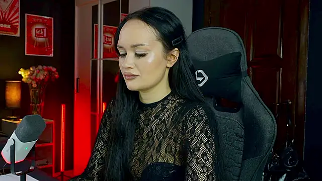 QueenAliss online show from February 17, 2026, 5:59 am