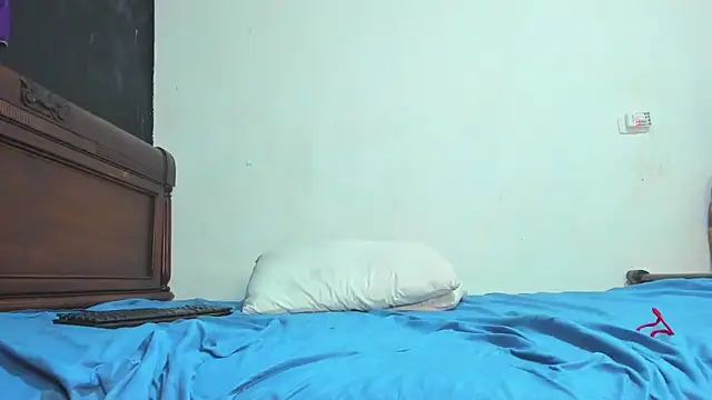 electraaxx online show from February 3, 2025, 7:10 pm