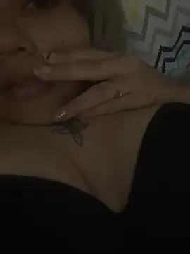 SamanthaBlonde777 online show from May 5, 2026, 3:25 am