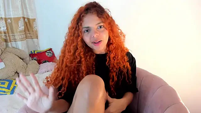 Snapshot of ValienteGirl_ chatting on January 2, 2025, 2:02 pm ValienteGirl online show from January 2, 2025, 2:02 pm