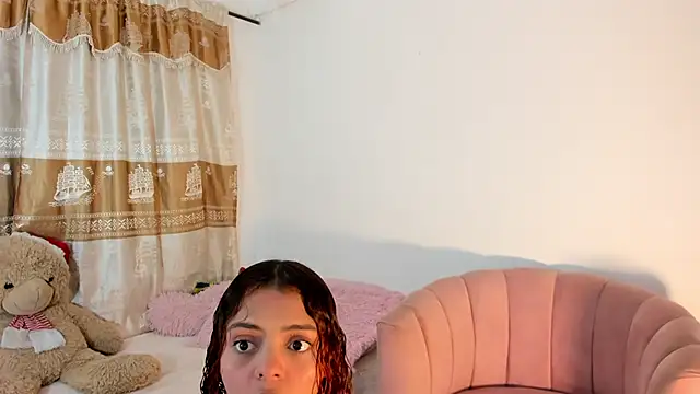 Snapshot of ValienteGirl_ chatting on January 4, 2025, 4:55 am ValienteGirl online show from January 4, 2025, 4:55 am