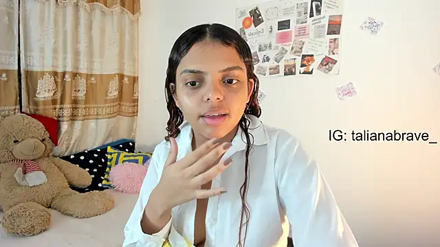 Snapshot of ValienteGirl_ chatting on February 5, 2025, 4:16 am ValienteGirl online show from February 5, 2025, 4:16 am