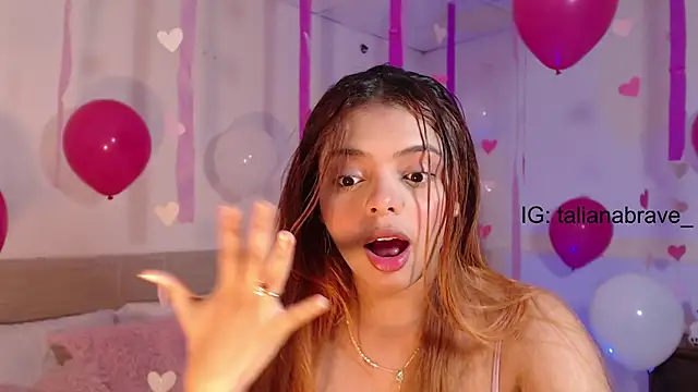 Snapshot of ValienteGirl_ chatting on February 15, 2025, 1:21 am ValienteGirl online show from February 15, 2025, 1:21 am