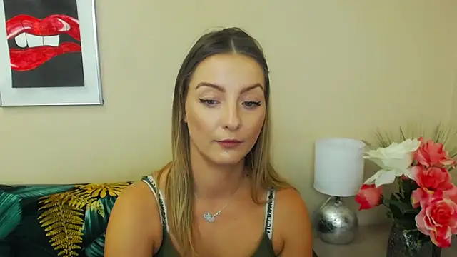 Snapshot of NatalieSexy chatting on December 10, 2024, 1:22 pm NatalieSexy online show from December 10, 2024, 1:22 pm