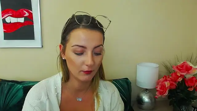 Snapshot of NatalieSexy chatting on January 9, 2025, 1:24 pm NatalieSexy online show from January 9, 2025, 1:24 pm
