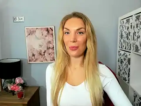 Snapshot of AulloraHoney chatting on December 22, 2024, 9:22 am AulloraHoney online show from December 22, 2024, 9:22 am