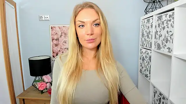 Snapshot of AulloraHoney chatting on January 27, 2025, 6:41 am AulloraHoney online show from January 27, 2025, 6:41 am