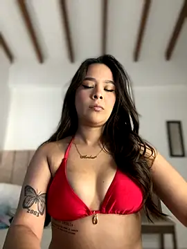 Snapshot of Little_Amber6 chatting on November 9, 2025, 10:08 pm Little Amber6 online show from November 9, 2025, 10:08 pm