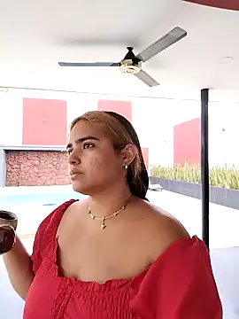 Snapshot of Mayssa_Cute chatting on December 5, 2024, 10:01 pm Mayssa Cute online show from December 5, 2024, 10:01 pm