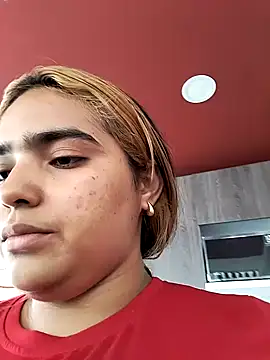 Snapshot of Mayssa_Cute chatting on December 19, 2024, 8:02 pm Mayssa Cute online show from December 19, 2024, 8:02 pm