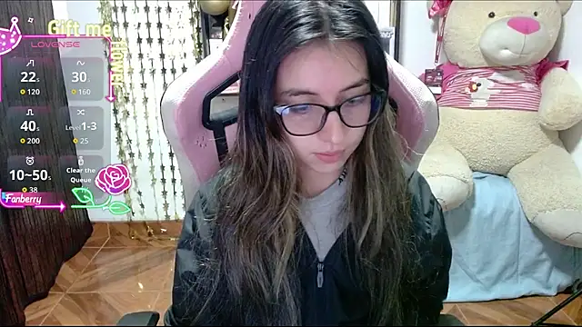 Maggie Fox3 online show from October 12, 2025, 3:38 am