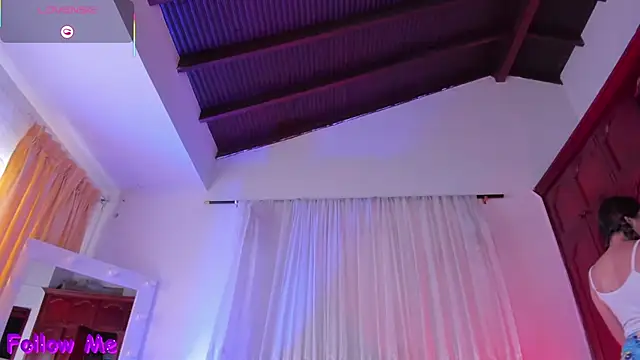 perla hott1 online show from December 20, 2025, 2:35 pm