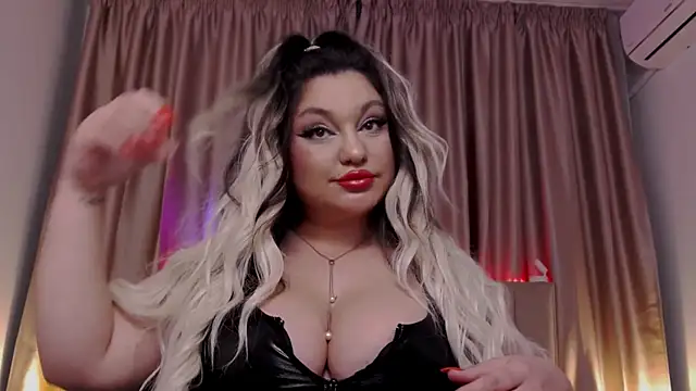 Larissa K online show from November 12, 2025, 7:46 pm