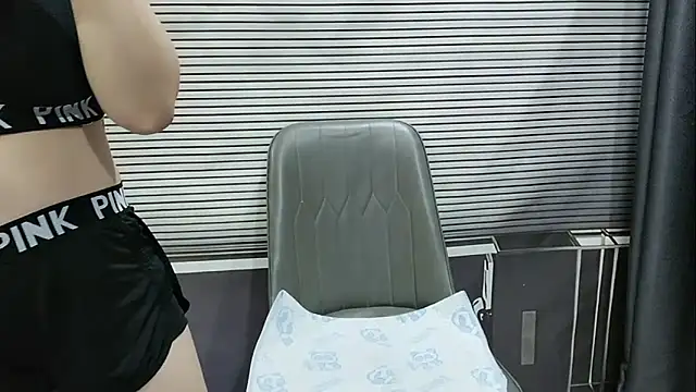 pelue online show from September 25, 2025, 1:42 am