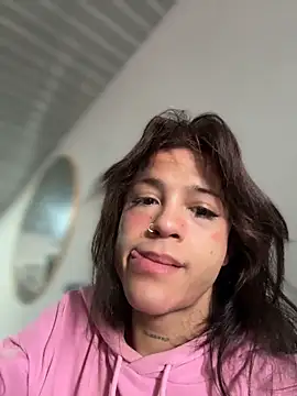 stormytt  online show from November 30, 2025, 5:39 pm