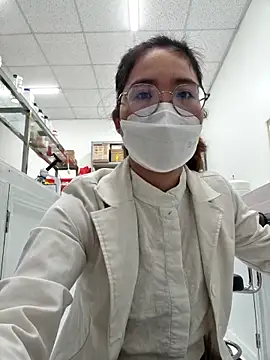 HinaLovely online show from February 16, 2026, 3:46 am