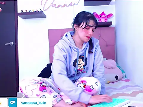 Snapshot of Vannessa__Shy chatting on October 23, 2025, 1:27 am Vannessa Shy online show from October 23, 2025, 1:27 am