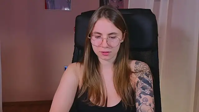  AnnaStark  online show from February 19, 2025, 8:31 pm