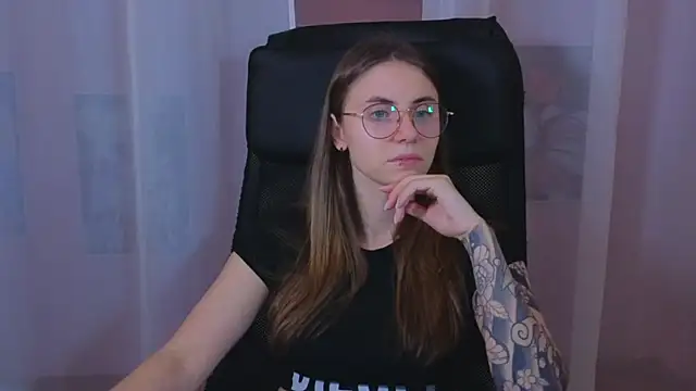  AnnaStark  online show from March 5, 2025, 8:32 pm